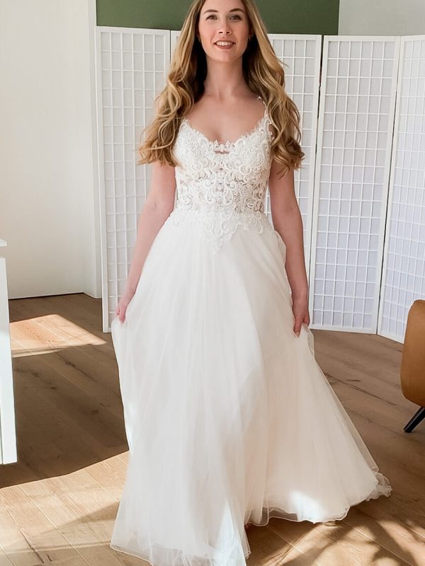 Brautkleid Lilli Brautkleid mit Spitze und Tüllrock